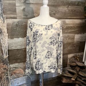 Tennis open back blue and white floral long sleeve blouse - M